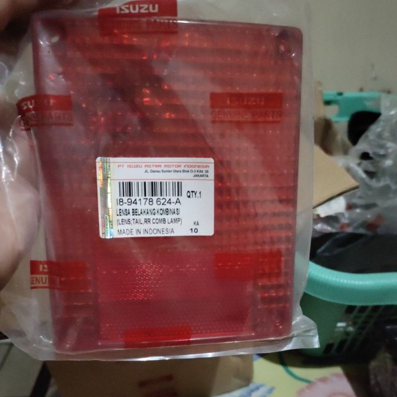 Kaca lampu Rem Isuzu GIGA / ELF / TRAGA