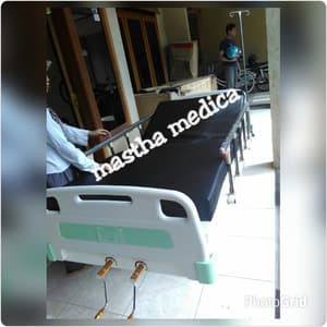 RANJANG PASIEN BED TEMPAT TIDUR  2 CRANK ABS (BONUS MATRAS + TIANG INFUS) LOKAL