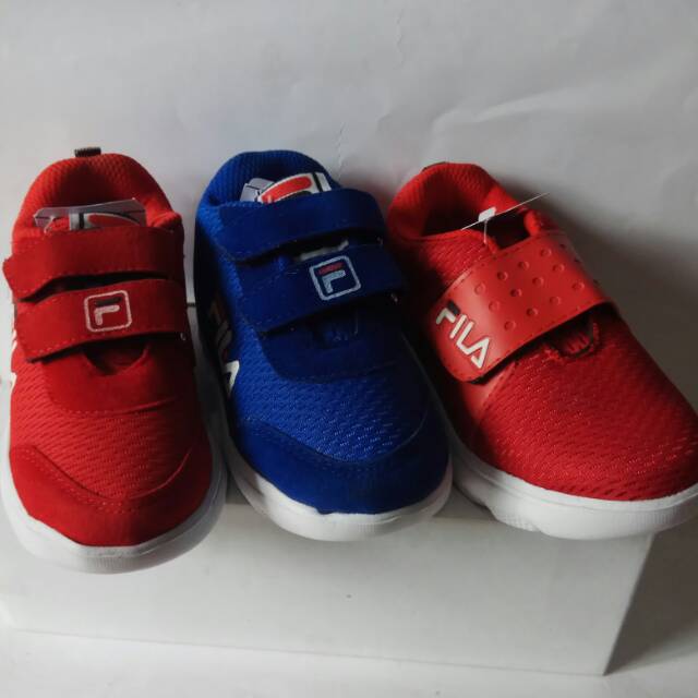 Sepatu anak Fila