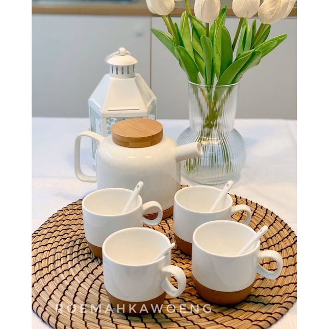 Set Teko tutup kayu dengan Cangkir 4pc