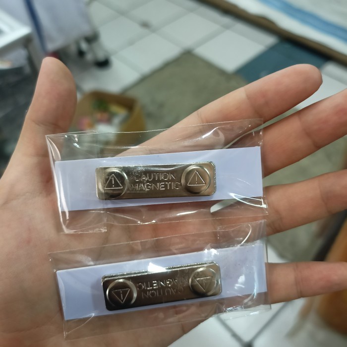 

Gilaa!!! Nametag Ukir Magnet Bergaransi