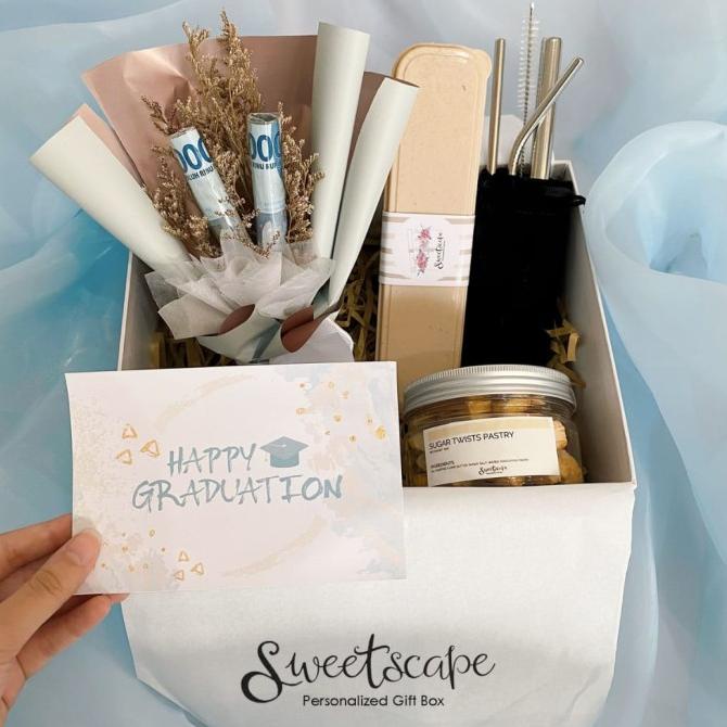 

GIFT BOX PACKAGE 275-PAKET HAMPERS 275 - PARCEL WISUDA - GRADUATION SDG46849E