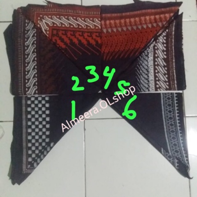 Udeng segitiga / sleyer batik segitiga / iket kepala / slayer