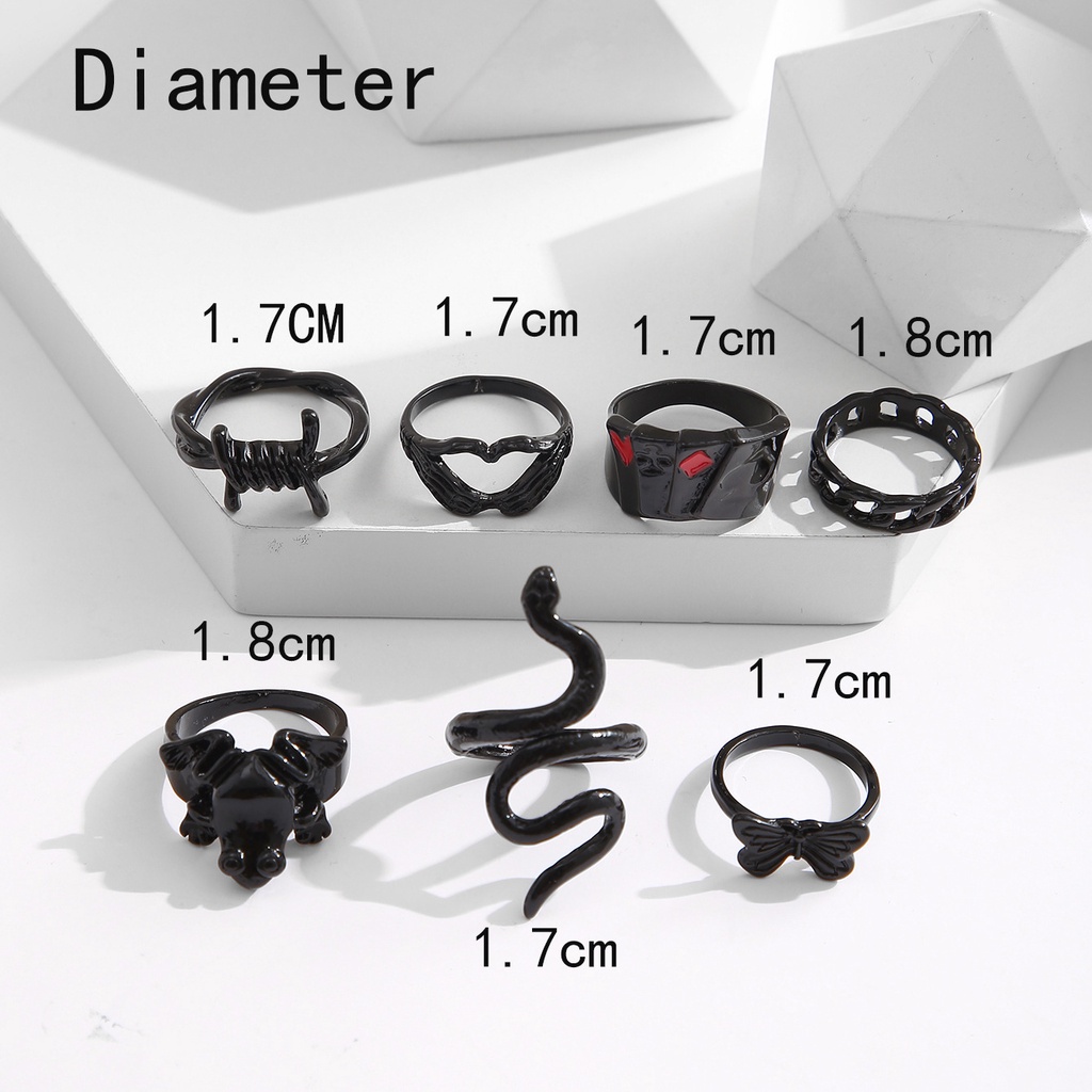 7pcs / Set Cincin Jari Rantai Geometris Desain Ular Butterfly Hati Hitam Bahan Logam Gaya Vintage Untuk Pria Dan Wanita