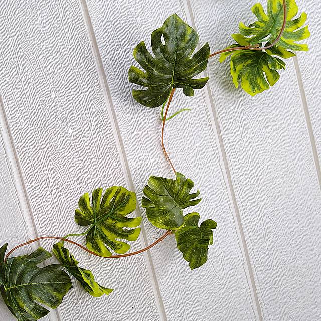 Artificial monstera - tanaman daun monstera imitasi plastik