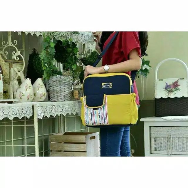 Tas Bayi Snobby Medium Line Series TPT 1673 Tas Bayi Saku Kerut Gendongan Depan Hipseat diaper bag Tas Bayi Snobby Medium Line Series TPT 1673 Tas Bayi Saku Kerut diaper bag Gendongan Depan