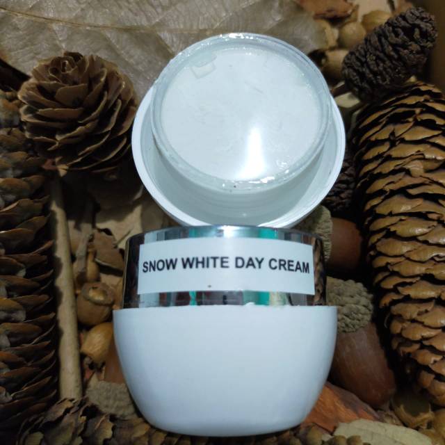 SNOW WHITE DAY CREAM/DAY CREAM ANGGUR SUPER 15GR