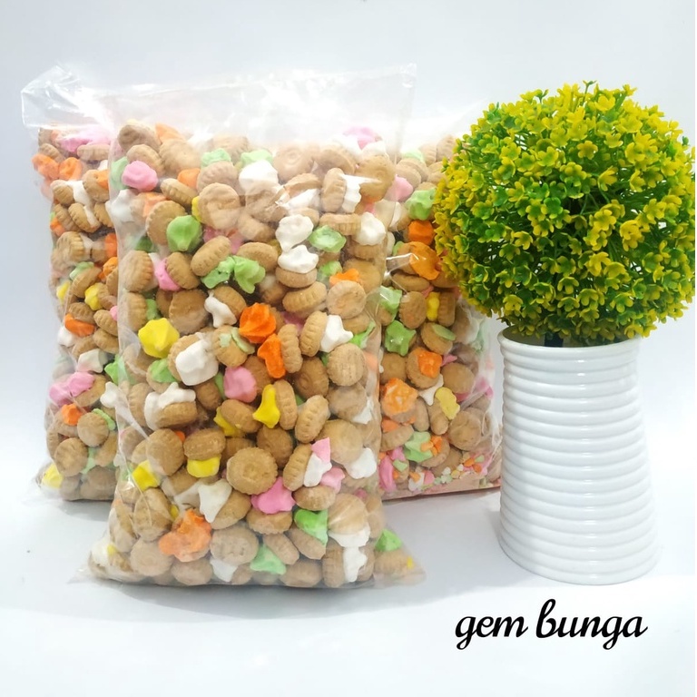 

GEM BUNGA 500 GRAM - Biskuit Gem Bunga/Kue Gem Kancing Monas/Gem Rose/Jajanan Jadul