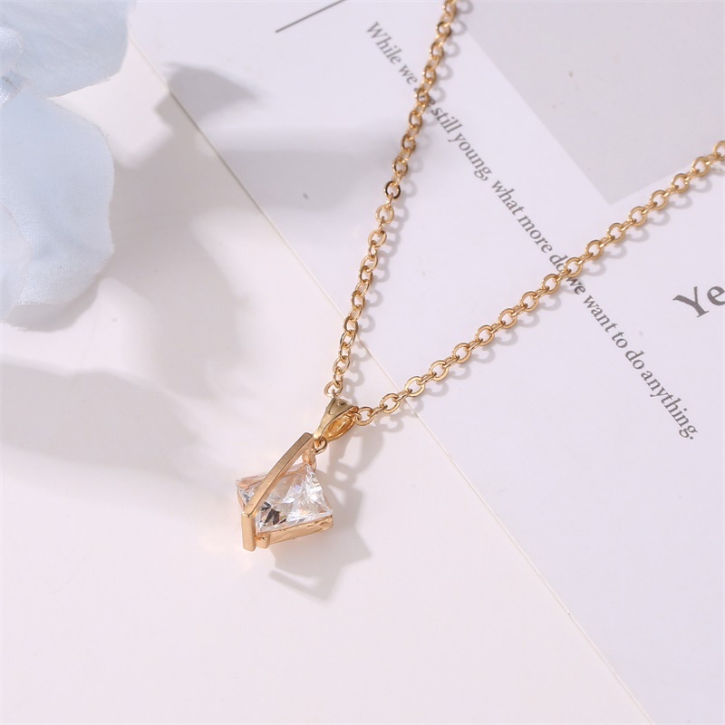 Fashion small fresh necklace cold wind square zircon necklace new clavicle chain ins wind niche jewelry