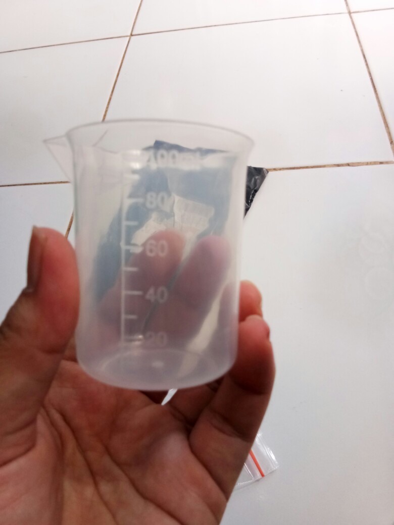 Gelas Ukur Takar Laboratorium Dapur 100ml Plastik  1pcs