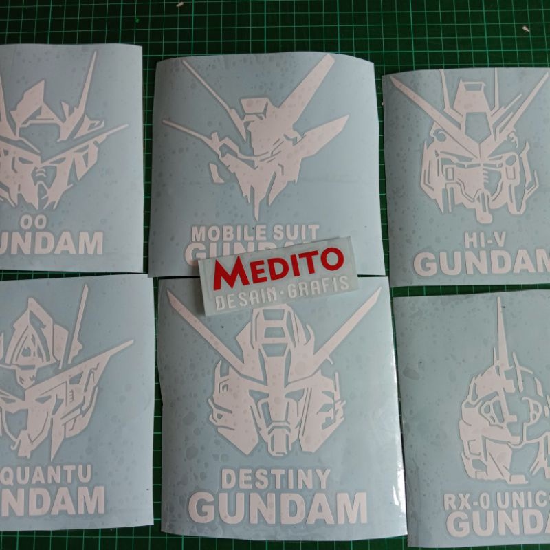 Sticker Cutting Gundam Head