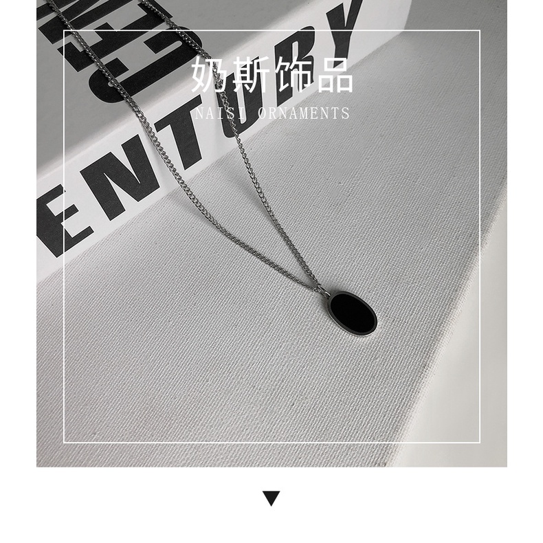 ZICO gaya yang sama hitam oval liontin titanium steel necklace ins Angin Net Merah sederhana tempera