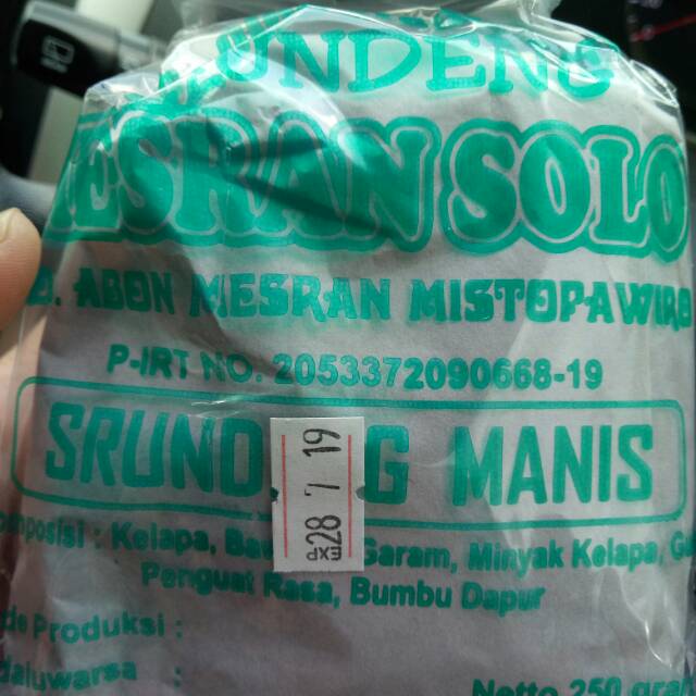 

Serundeng mesran manis oleh oleh khas solo