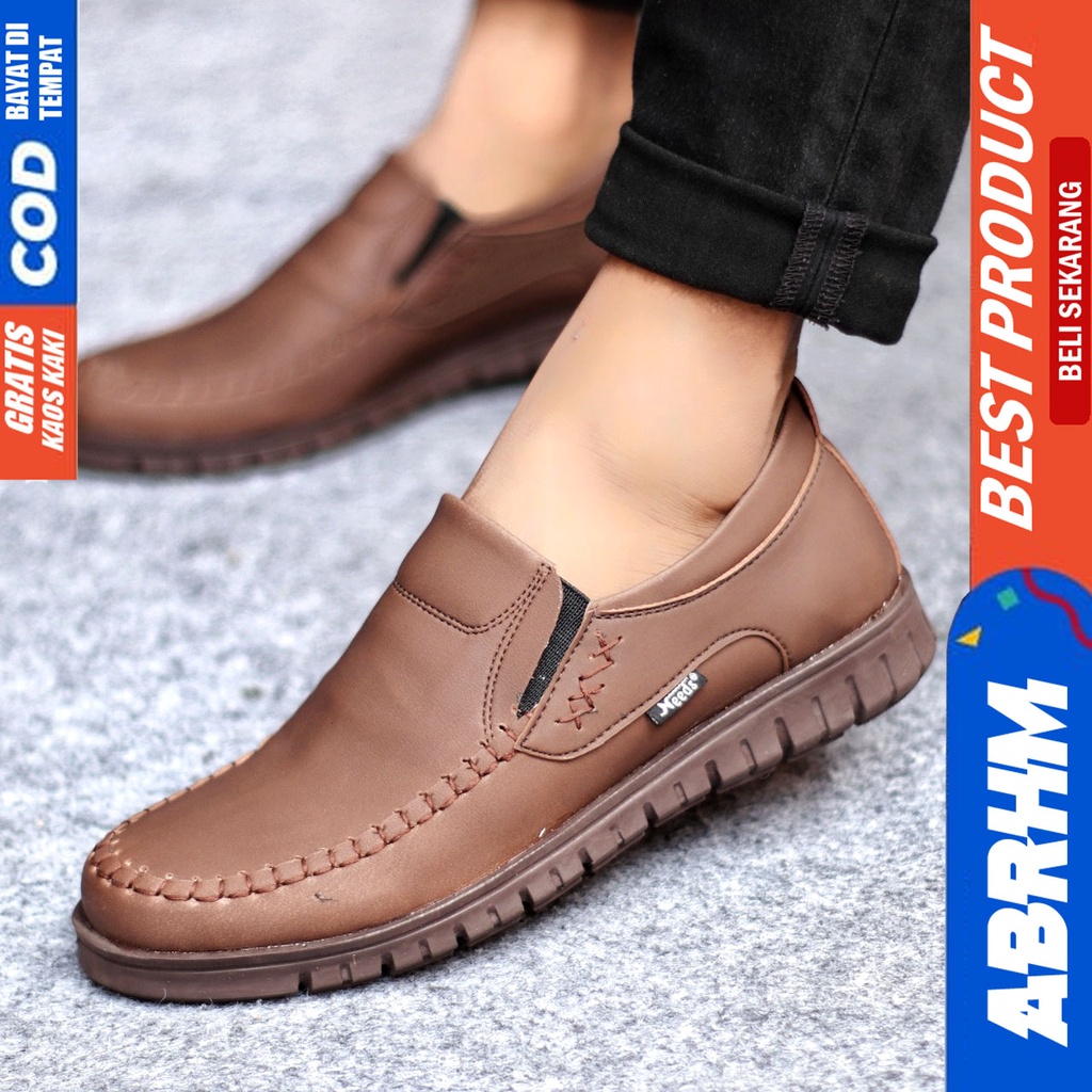 Sepatu Casual Pria Slip On Kasual Formal Kulit Pu  Kerja Kantor Kondangan Hitam ABRHM BLENO