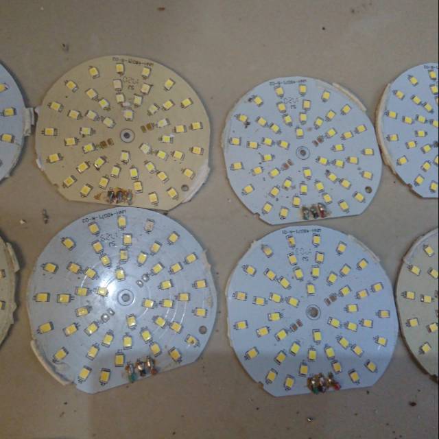 Mata led dan mesin lampu emergency ori hannoc untuk mata led 12 dan 15 w habis..