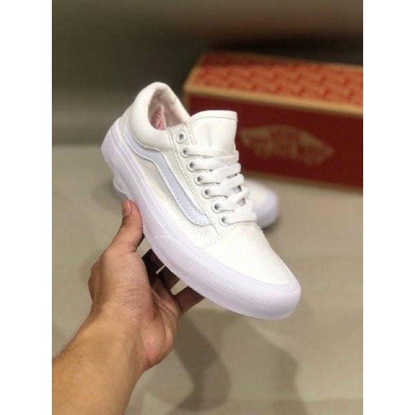 Sepatu Vans old skool all white fashion sneakers mans womens sepatu running