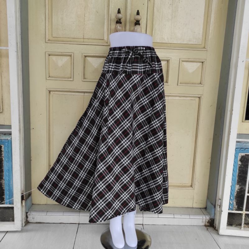 (BISA COD)ROK PAYUNG/ROK KATUN LEBAR/MOTIF BURBERRY-Hitam