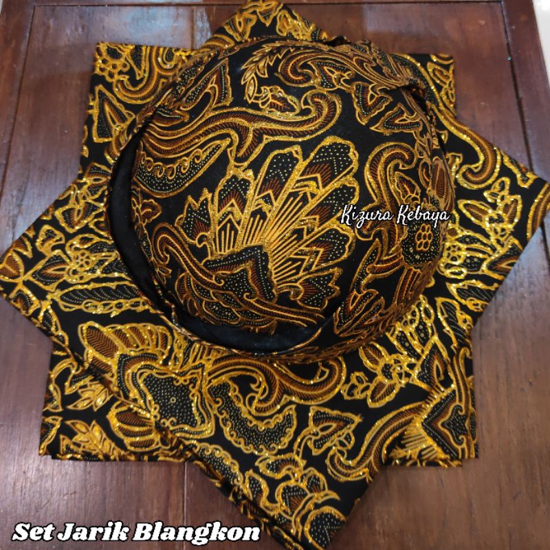 Set jarik dan blangkon