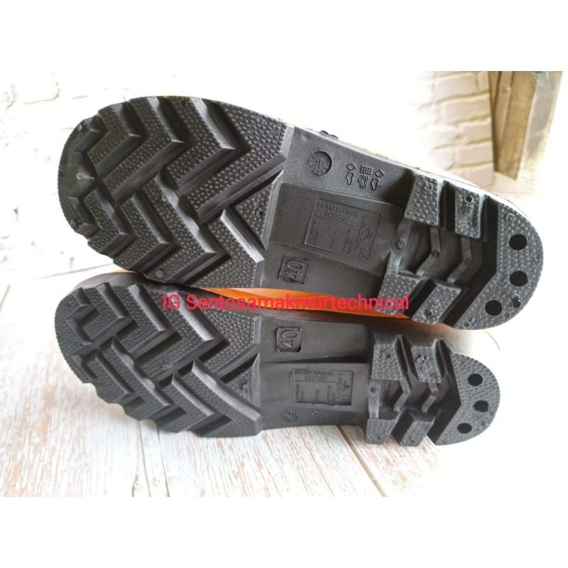 LEGION Sepatu Safety Boots Boot Rubber Karet Ujung Besi Steel Toe