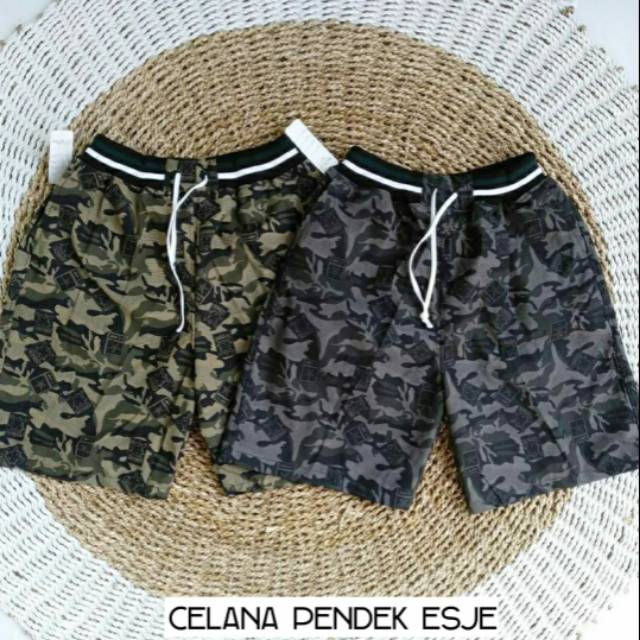 Celana pendek esje