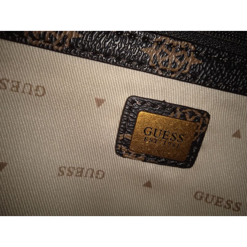 Guess centre stage sathcel authentic