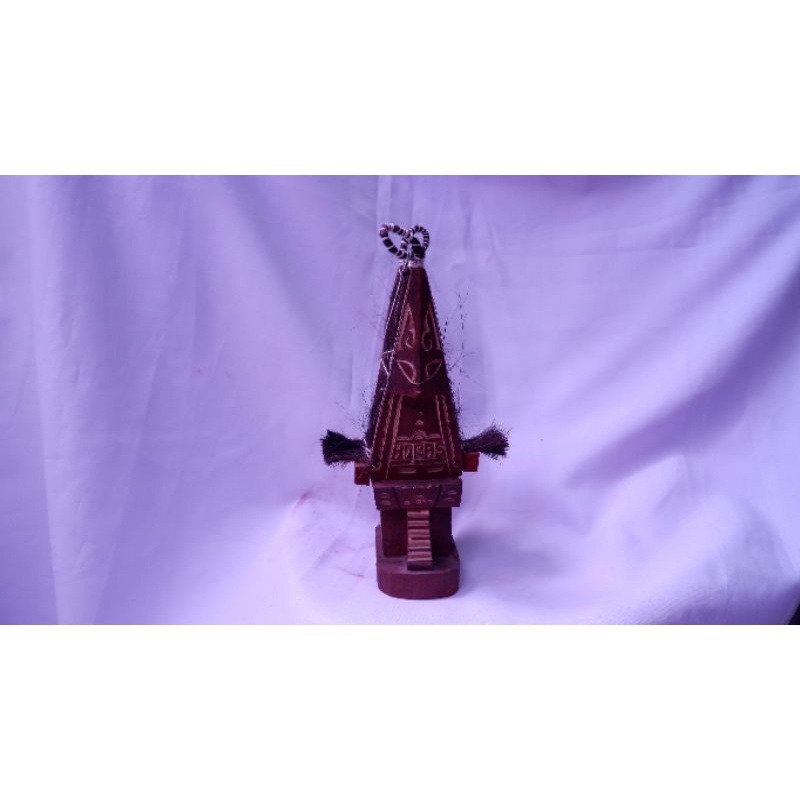 miniatur rumah adat Batak toba