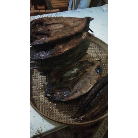 ikan asap cakalang fufu berat saat segar -+ 1,2 kg