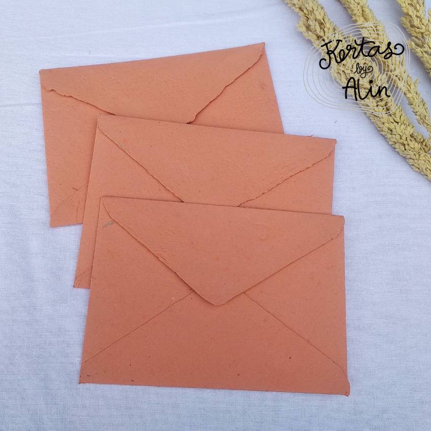 

Amplop Handmade C5 Pastel Orange – Vintage & Unik, Kertas Daur Ulang