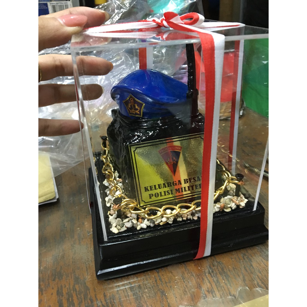 Miniatur PM Miniatur Baret PM Miniatur Patung PM