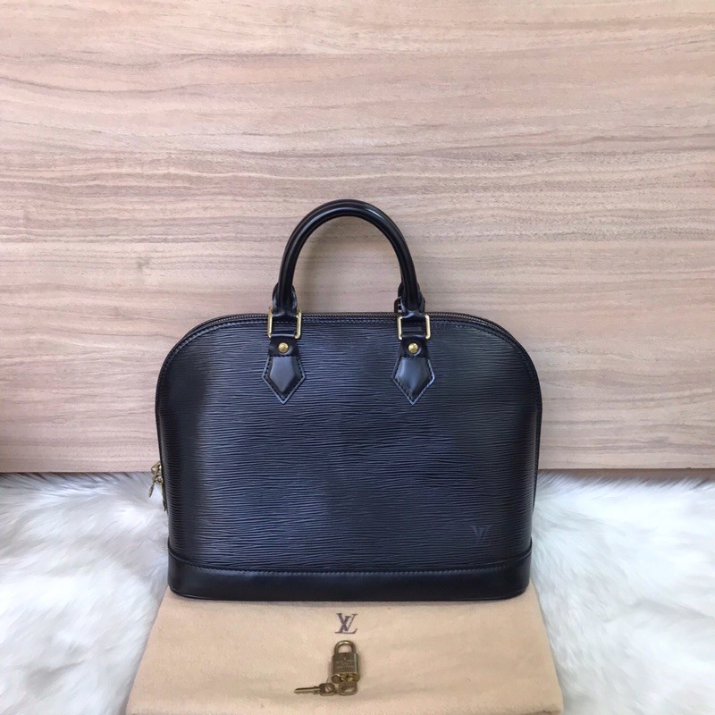 Authentic Preloved Lv Alma epi black/ tas alma/ tas lv epi