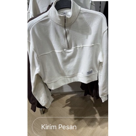 Preloved H&M women's- zipper crop