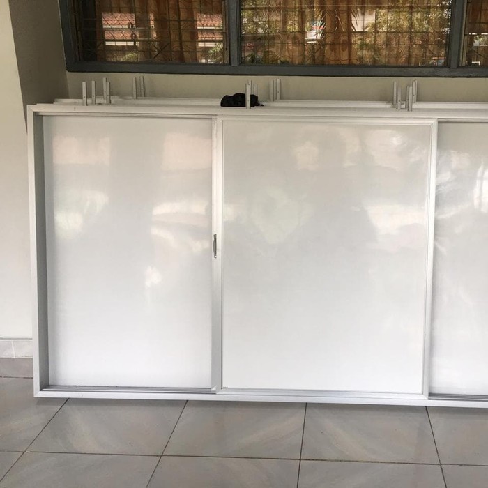 

papan tulis sliding 3 slid - Putih 120 × 240 Cm