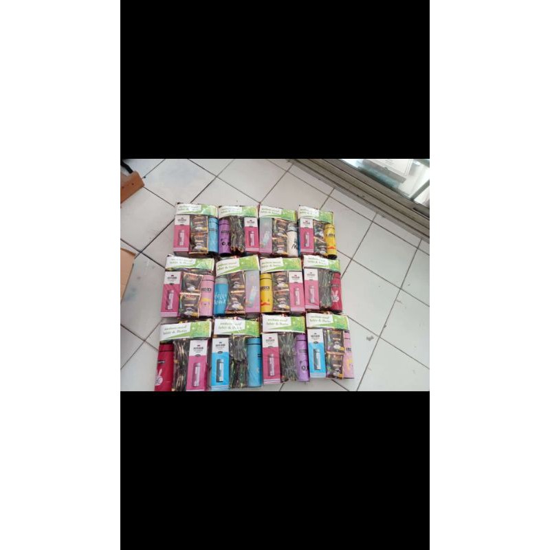 

PAKET LEBARAN/PARCEL KOPI LUWAK HITAM BONUS BOTOL CANTIK