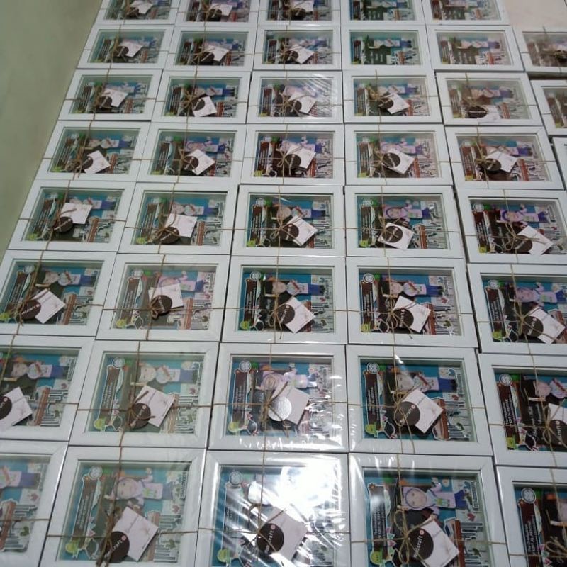 souvenir perpisahan paud, pop up 3D, karikatur widusa, karikatur perpisahan