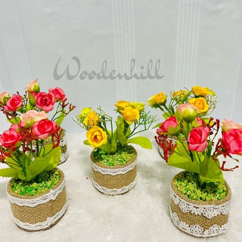 furniture bunga mawar mekar mini set pot goni   bunga artifisial plastik  bunga hias