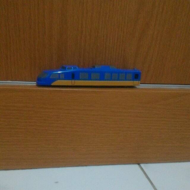 Kereta api dari hokben