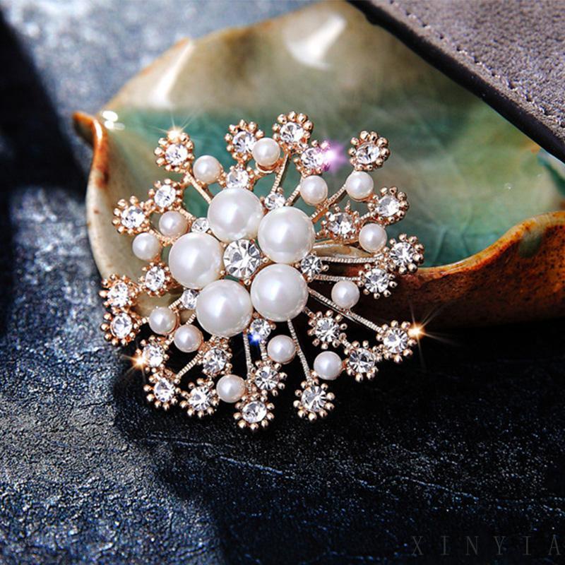 【Bayar di tempat】kepingan salju berlian brooch fashion aksesoris korean wanita pakaian pins impor berkualitas tinggi Aksesoris Pakaian Wanita