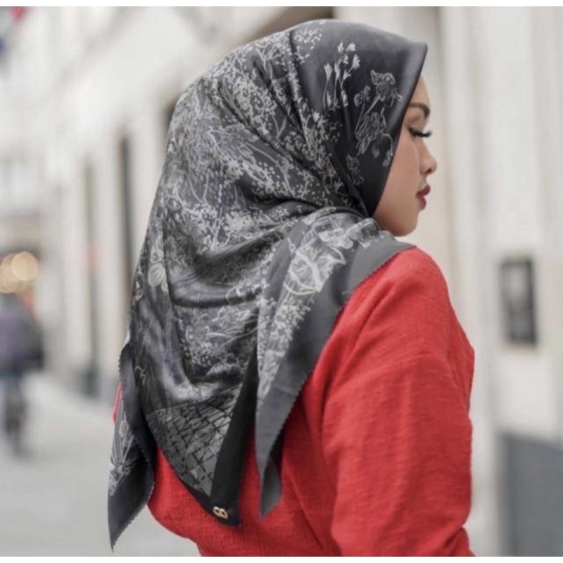 Prelove Buttonscarves British black