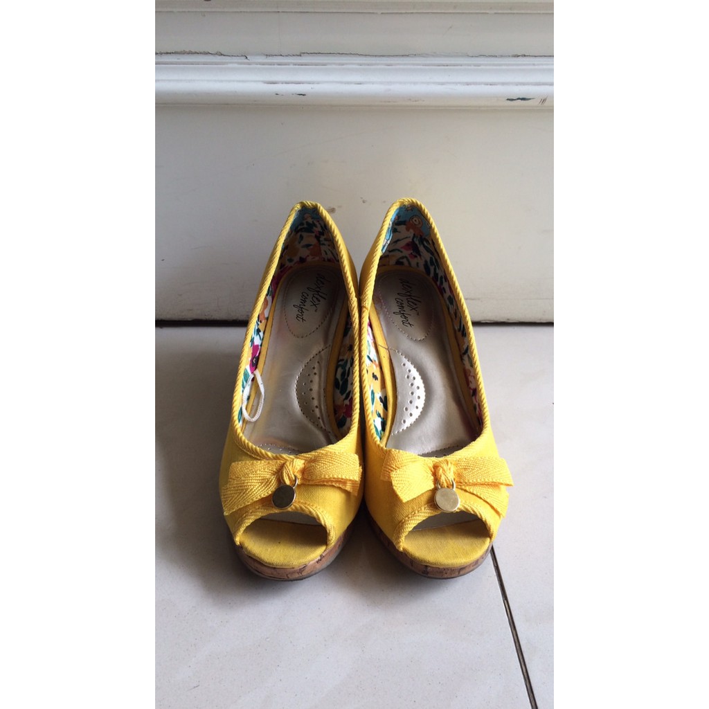 Sepatu Pesta Wanita Hak Tahu Glitar Gold Hills Heel Cewek Cewe  9074RO  Yellow Dexflex Comfort Size