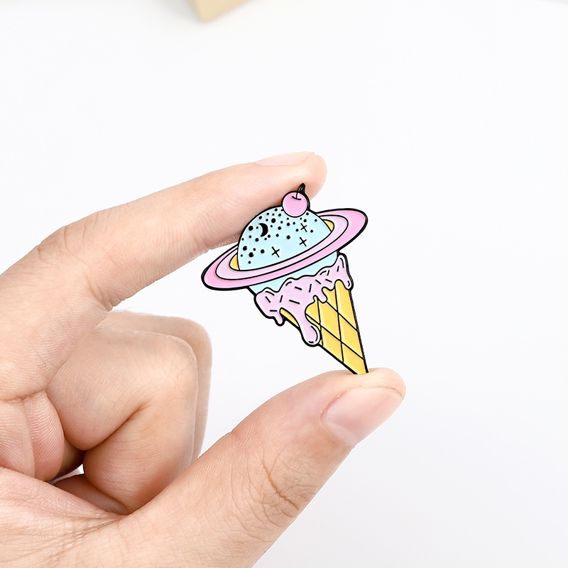 Bros Pin Enamel Bentuk Planet / Es Krim Kartun Untuk Hadiah Teman