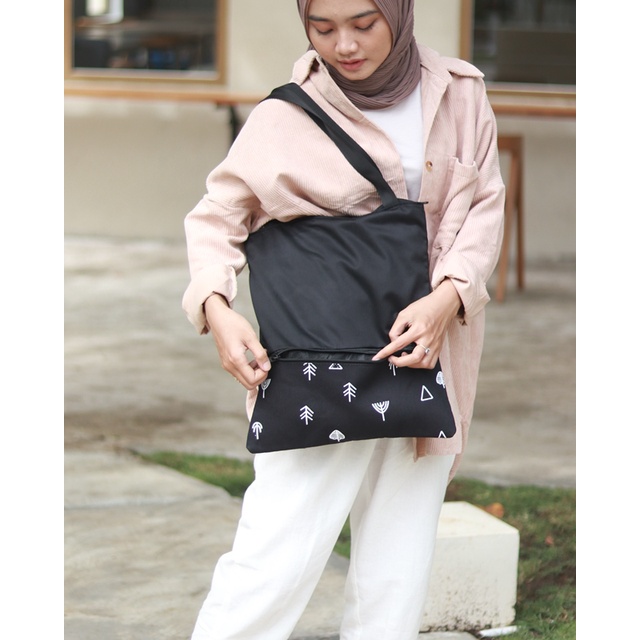 Tas Tote Bag Resleting Kanvas Pria Wanita SPNB Kode Kombinasi Tree