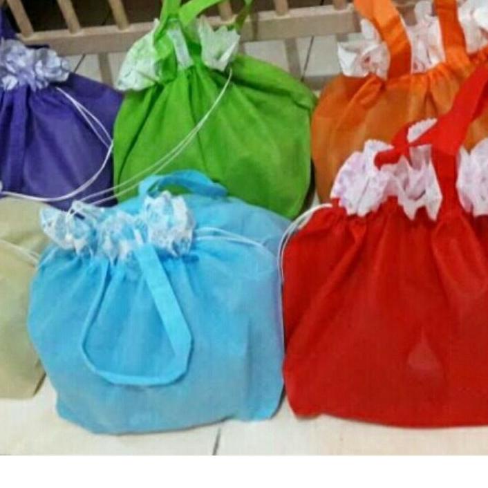TERBARU  Tas Serut Kain Sponbond Motif Ukuran Kardus 20cm Isi 12pcs Bahan Sponbound Tas Berkat Kardu