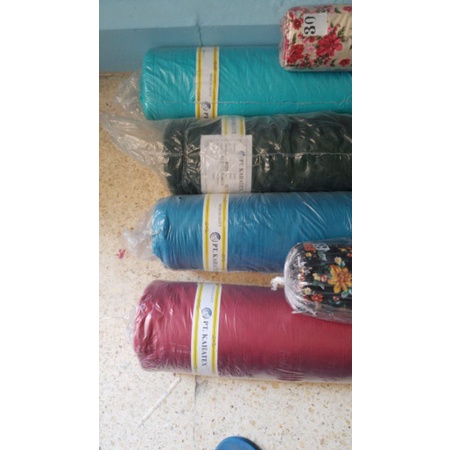 1roll=100Yards (90Meter) Roll an. Parasit Kringkel Kahatex. Lebar 155cm, panjang 100Yards kurleb 91m