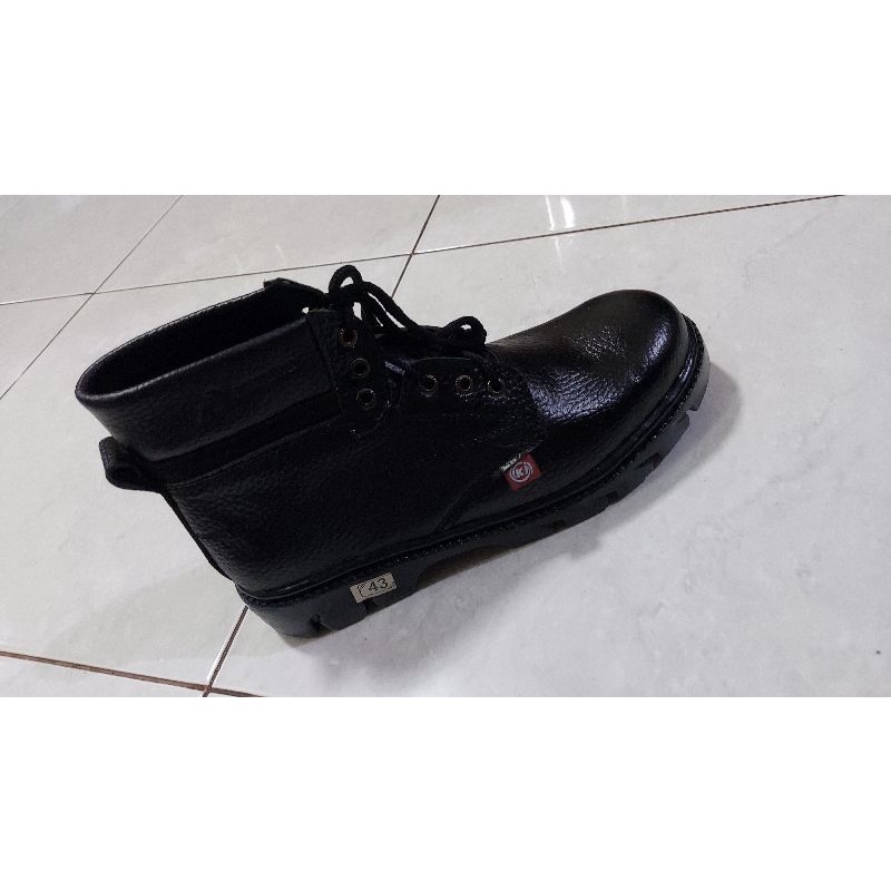 Sepatu Safety Long Bertali