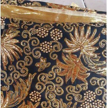 jarik prada emas motif godhong telo