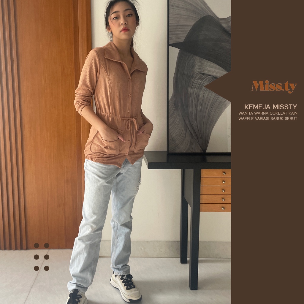 Kemeja Missty Wanita Warna Cokelat Kain Waffle Variasi Sabuk Serut (35743)