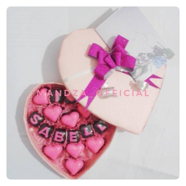 

Coklat Praline Love Box