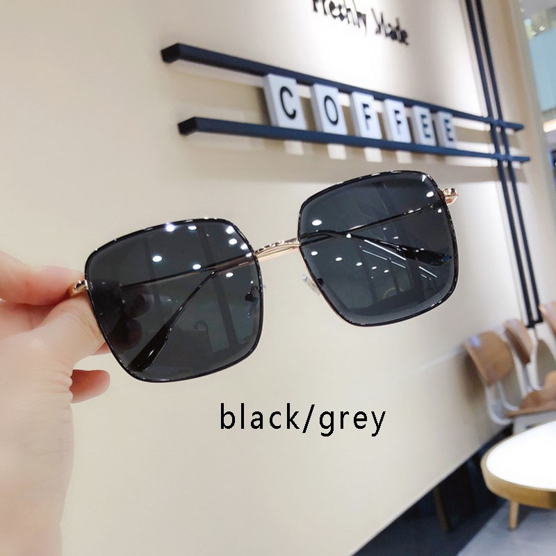 Kacamata Wanita Pria Premium Fashion Kotak Metal Korean UV Sunglasses-black/grey