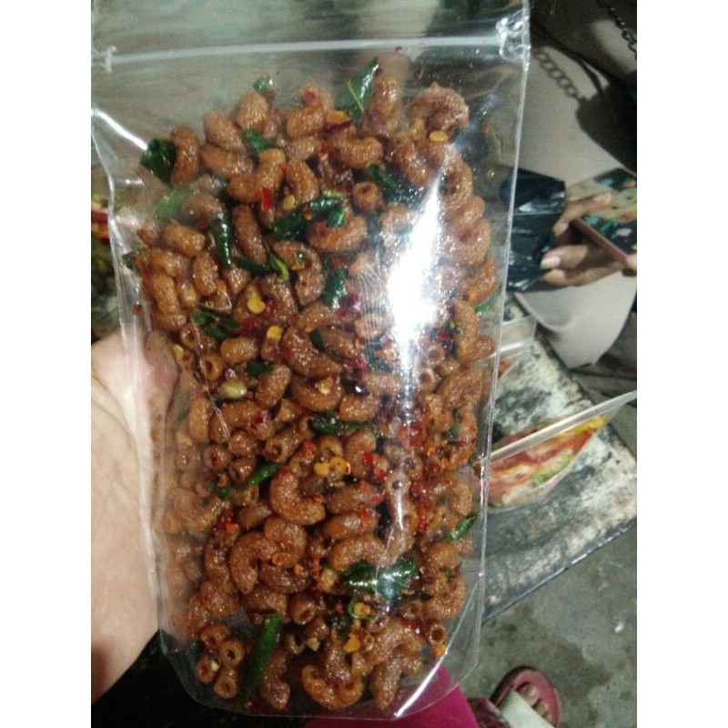 

Makaroni Bantet ektra daun jeruk