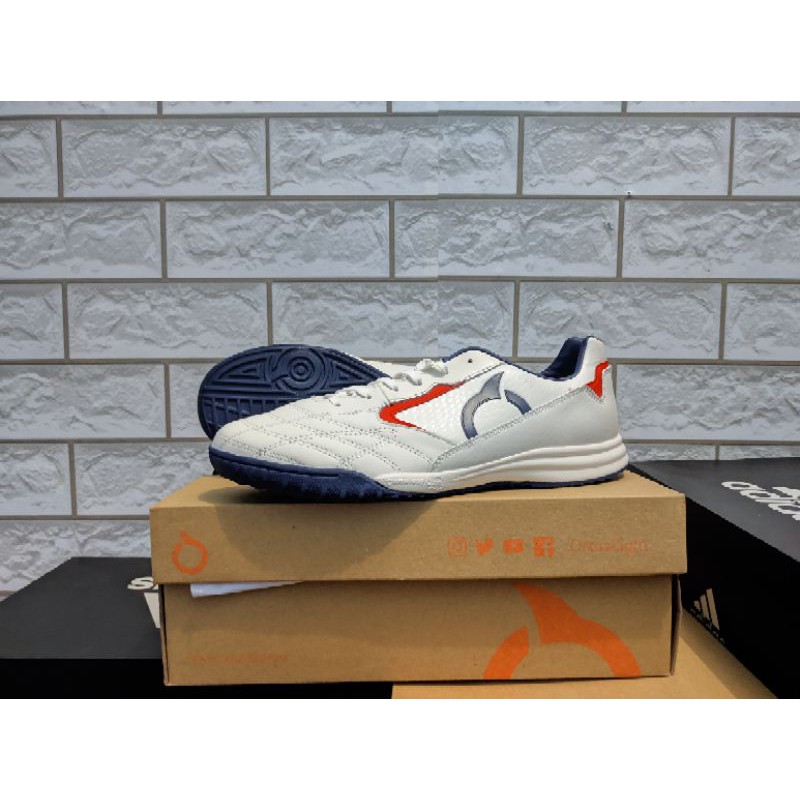 Sepatu Futsal Ortus Forte luminare In